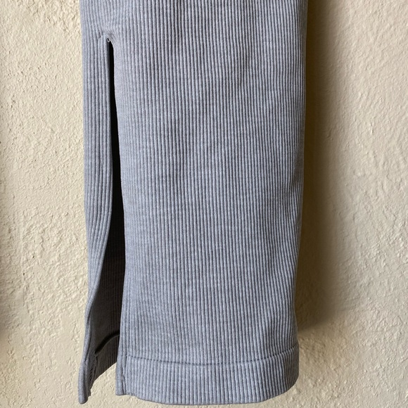EUC Fabletics Grey Split Leggings - Picture 2 of 3